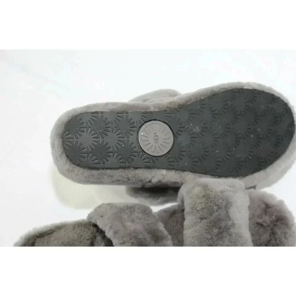 ladies UGG sandals size 7 clean